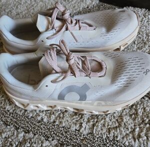 On Running Women's Cream and Pink.